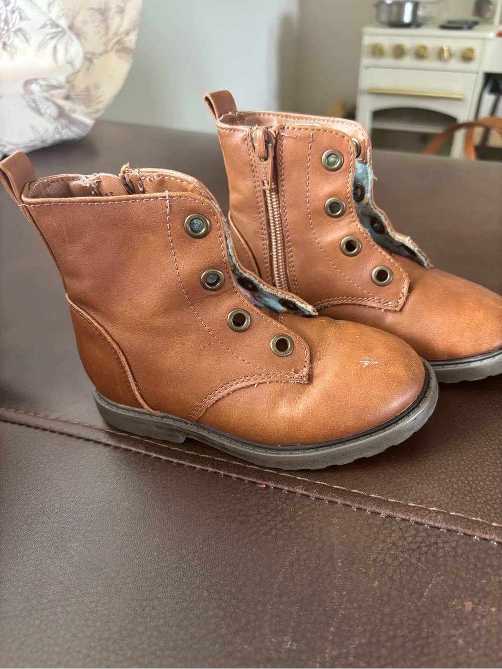Cat and jack boots